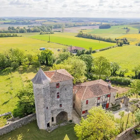 Bed & Breakfast Sejour Experientiel Dans Demeure Historique Le Logis De Sigogne 4 Etoiles Coulgens